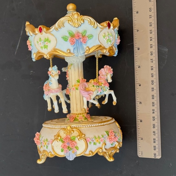 Vintage Wind-Up Musical Merry Go-Round Carousel - Picture 6 of 6